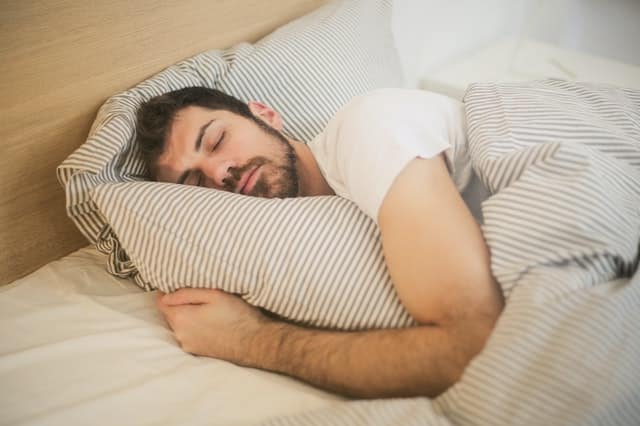 CBD et sommeil lent et profond : arnaque ou eldorado ?